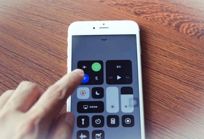 手机飞行模式为什么不能用,为什么手机飞行模式没用