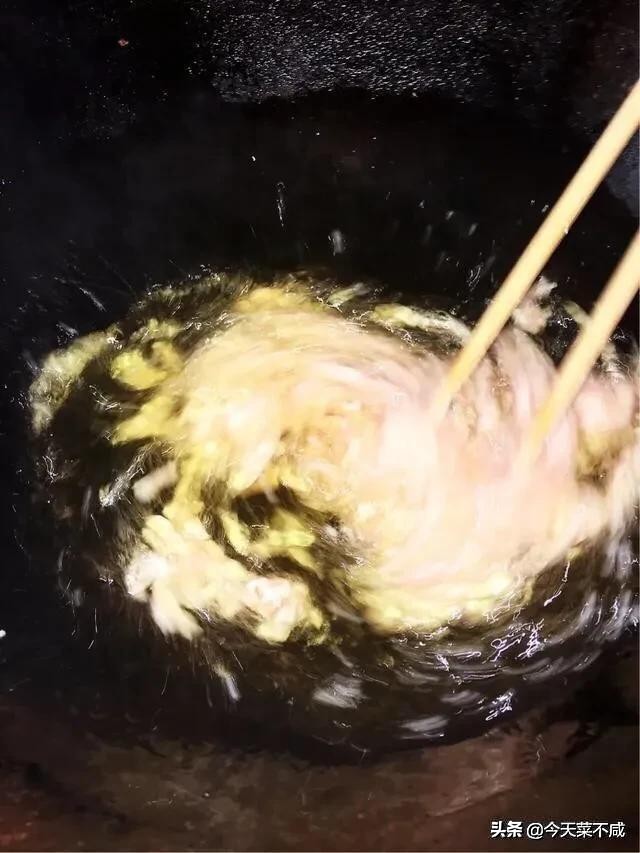 厨师长教你鸡肉、猪肉、牛肉的上浆秘籍，炒啥肉都鲜嫩爽滑还多汁