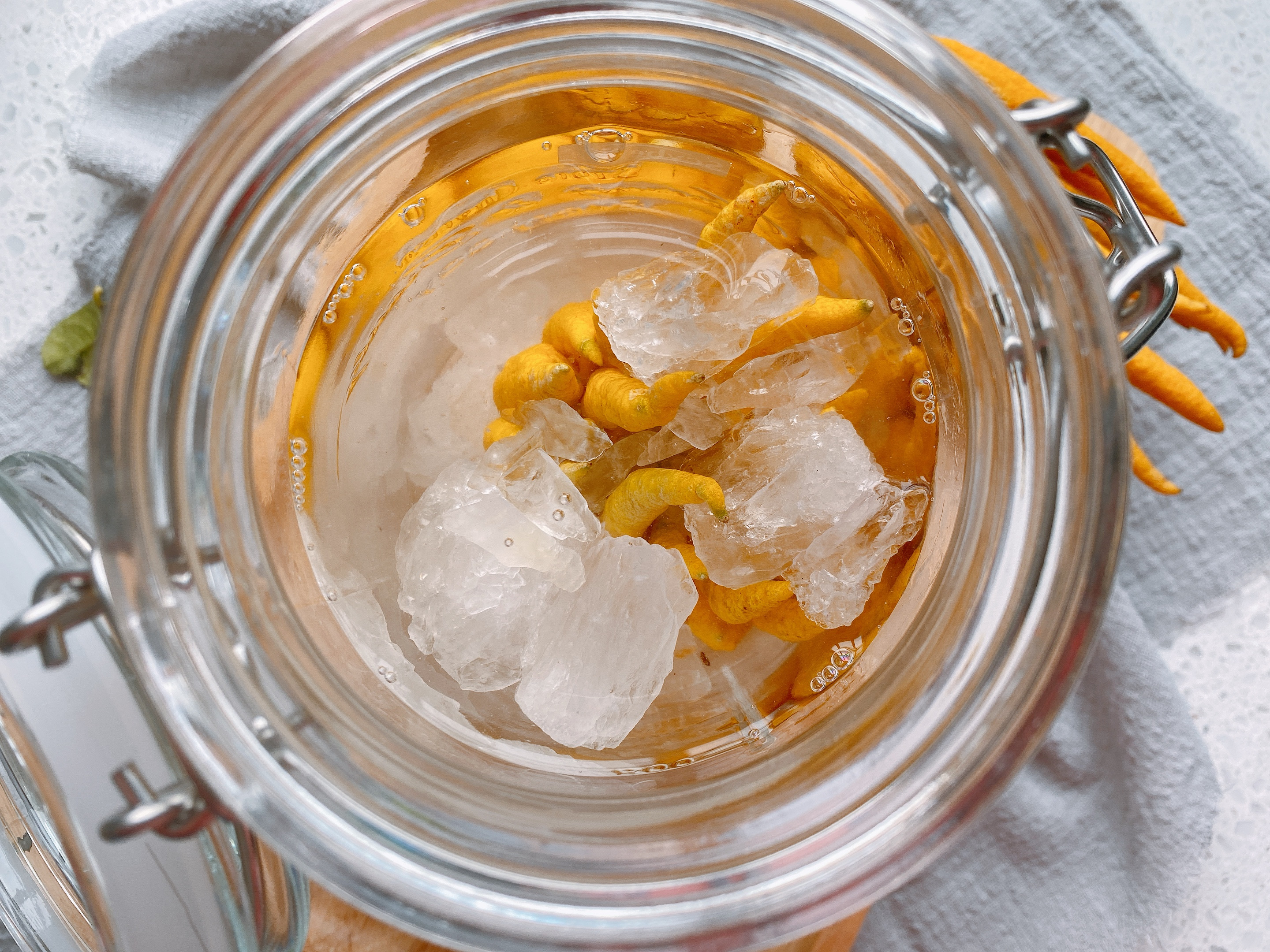 过年了，准备点金佛手，喜庆而且用处多，能泡茶做果干还能泡酒