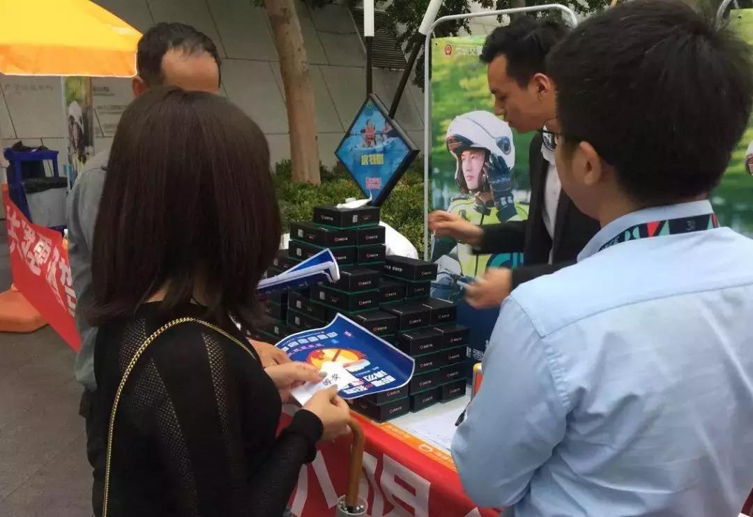 铁骑“快闪”查酒驾，昨晚17只“醉猫”落网！今晚免费“送代驾”！