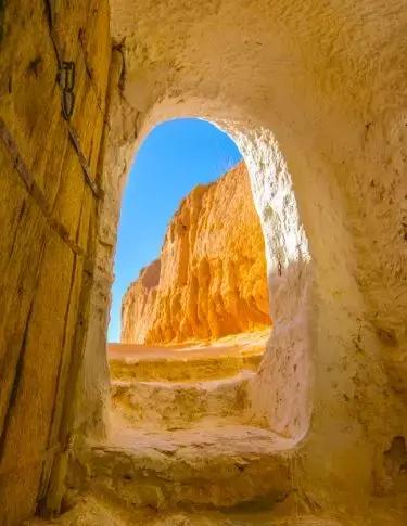 突尼斯是不是地中海,突尼斯一半沙漠