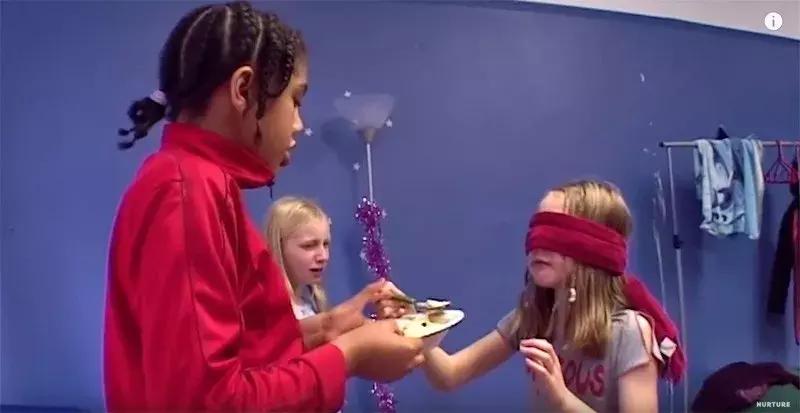 没有大人管的小孩子,没有大人管的孩子