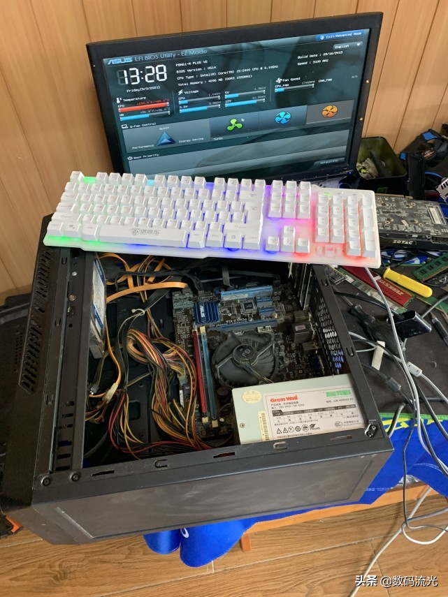 玩游戏突然关机主机内冒火花,玩电脑的奇怪现象