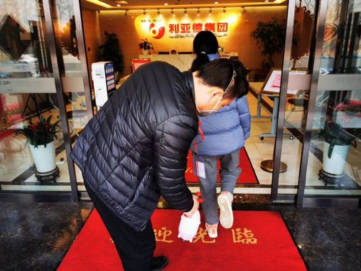 复工复产春耕防疫两不误,天水市场复工防疫两不误