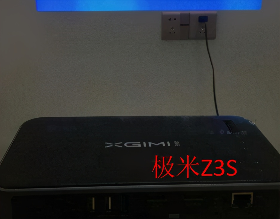 极米z3s输入接口,极米z3s反复重启