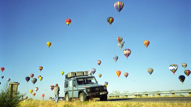 54岁裸辞，花45W流浪地球26年，炸上BBC，这...
