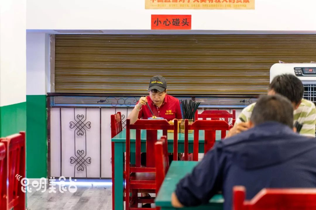 昆明日均卖500碗的米线店有哪些,昆明卖米线难吗