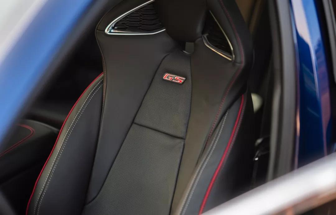 君威gs适合入手吗,小白买车速腾和君威建议买哪个