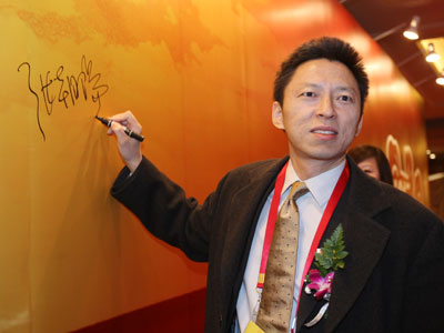 互联网初代的巨头，搜狐前路在何处：AI或能拯救它