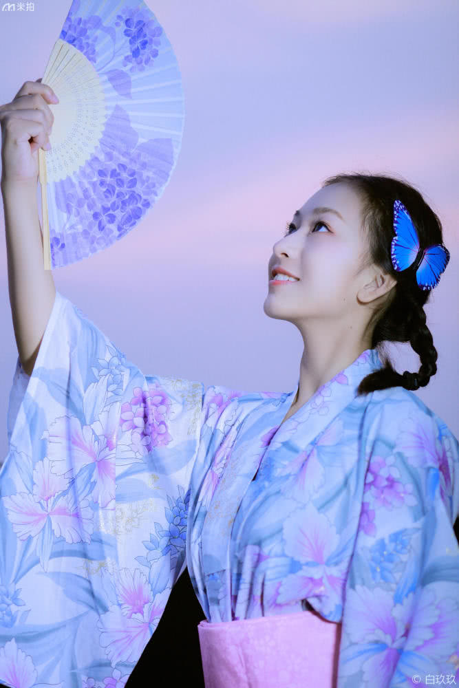 白色和服摄影作品,拍照日本和服少女逆光