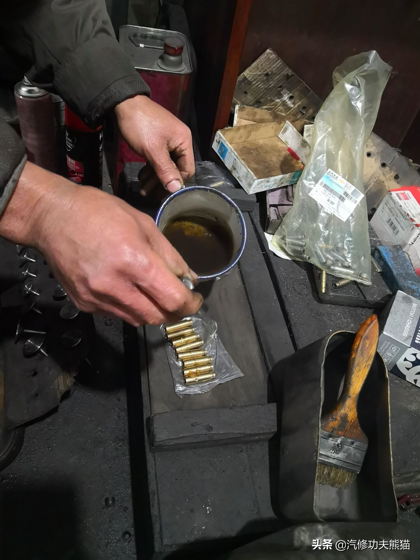 奥迪q53.2自吸发动机烧机油吗,12款奥迪q5发动机烧机油改进