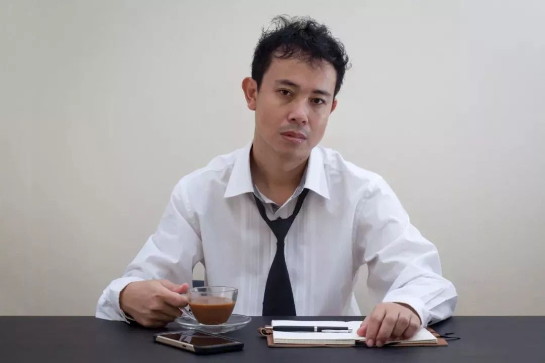 熬夜容易有熊猫眼如何消除黑眼圈,熊猫眼黑眼圈治疗偏方