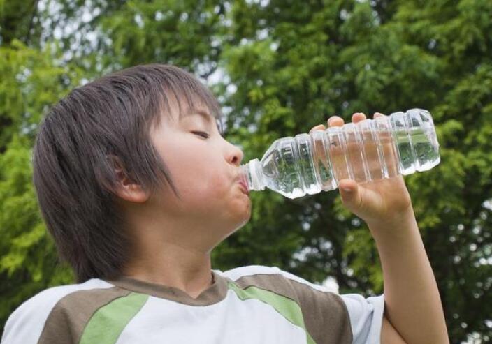 两岁宝宝拉臭臭的妙招,5个月宝宝拉不出粑粑6招轻松解决