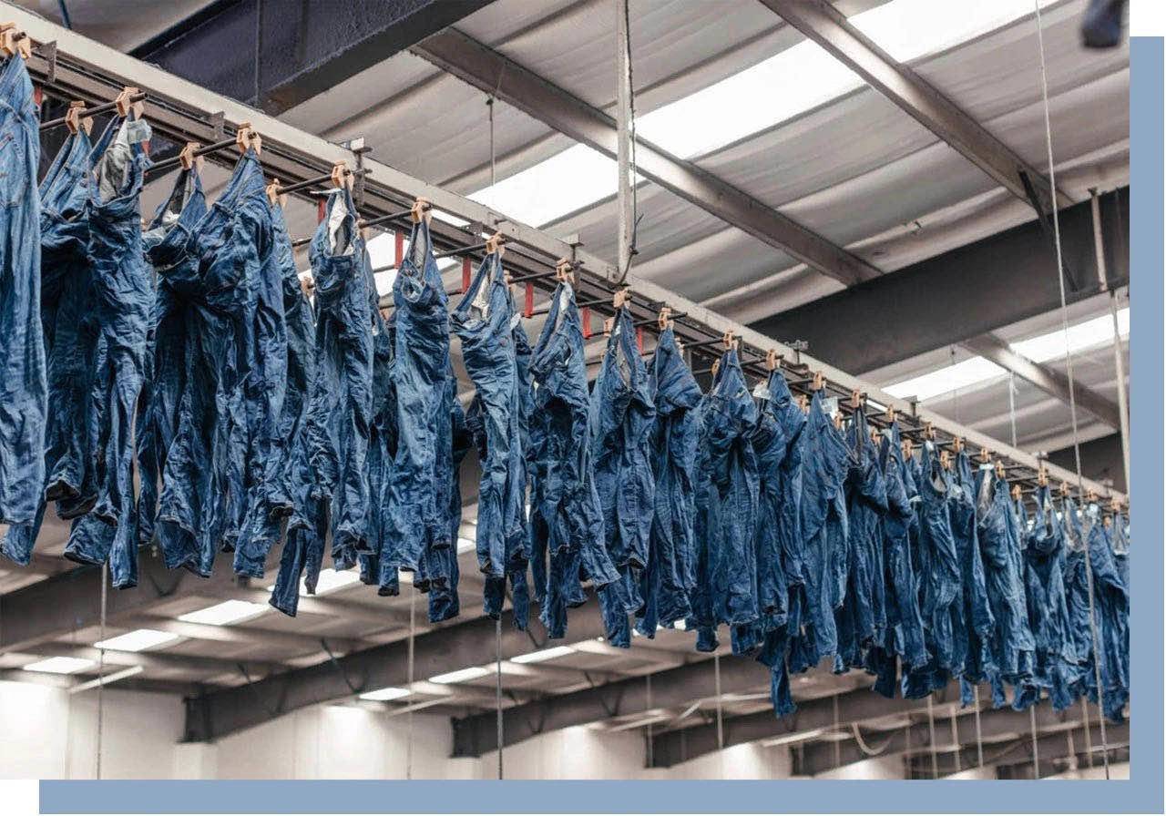 修身牛仔裤也能穿出性感气质,什么款式的牛仔裤又潮又好