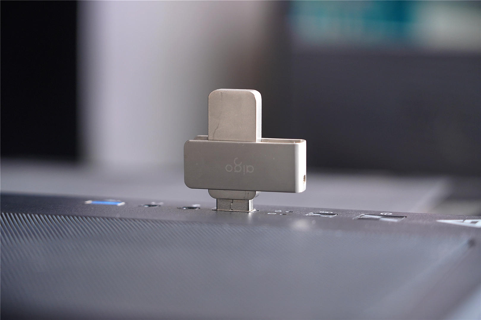 爱国者aigo2tbssdp7000z测评,爱国者aigou盘怎么样