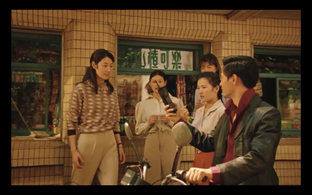 摩托罗拉哪年走下坡路的,摩托罗拉巅峰时期