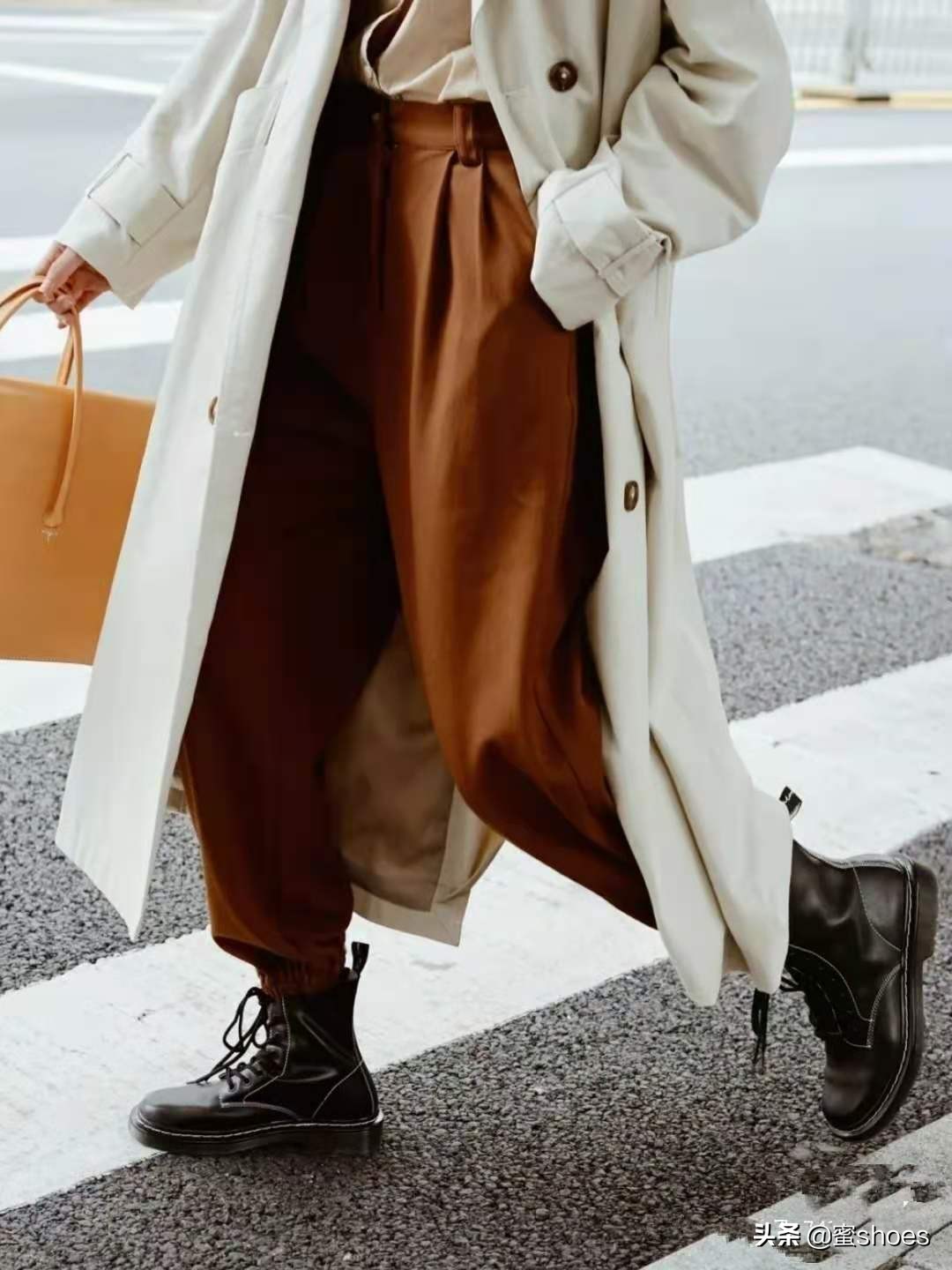 毛晓彤带货了吗,毛晓彤机场穿搭最新鞋