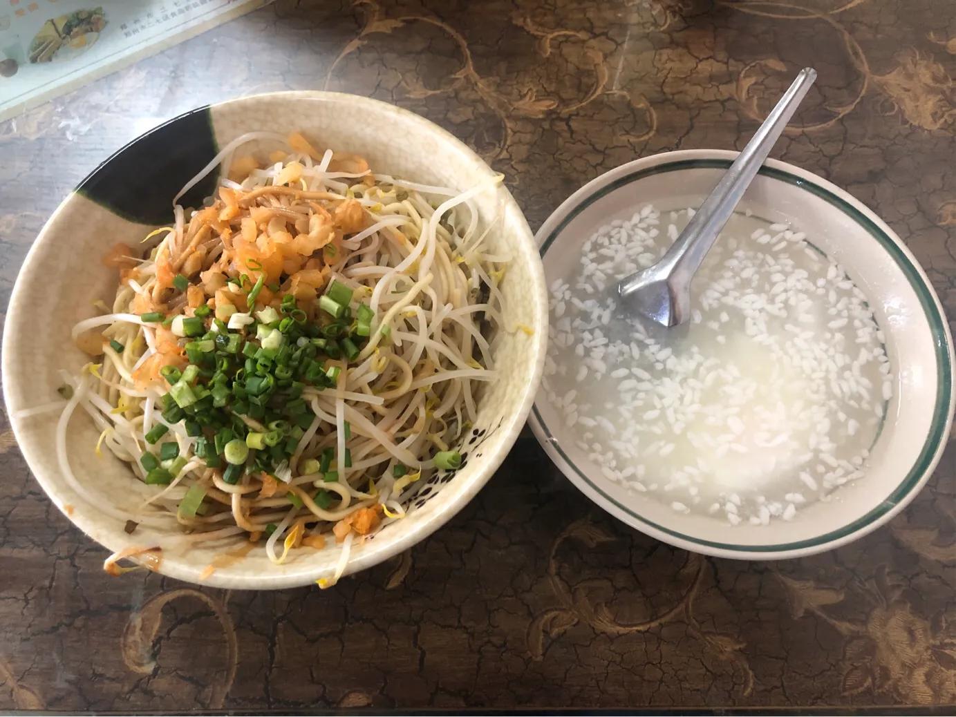 火车头步行街热干面,郑州的火车头