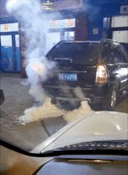 开心一刻gif下雨天,搞笑gif笑到肚子疼意外瞬间特辑