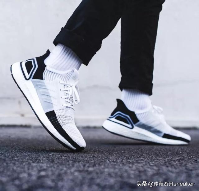 仅靠AJ、Yeezy就能融资数亿美金！球鞋平台有了钱之后该怎么花？