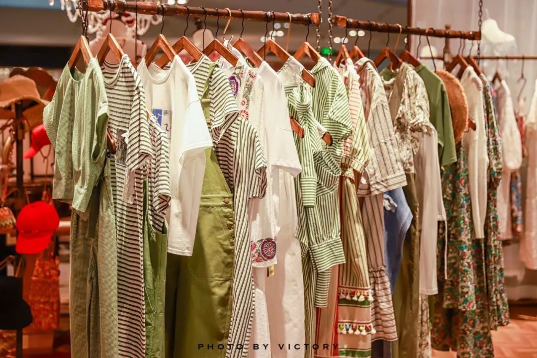 喜茶、和府捞面、兰巴赫……齐聚曲江老牌商场，等你Pick！