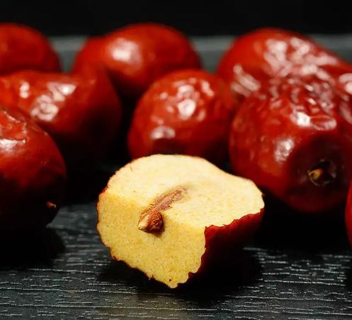 最值得带的新疆干果,南疆和北疆的干果