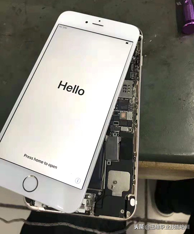 iPhone6P手机进水触摸不能用，3换屏幕问题依旧，你猜问题在哪？