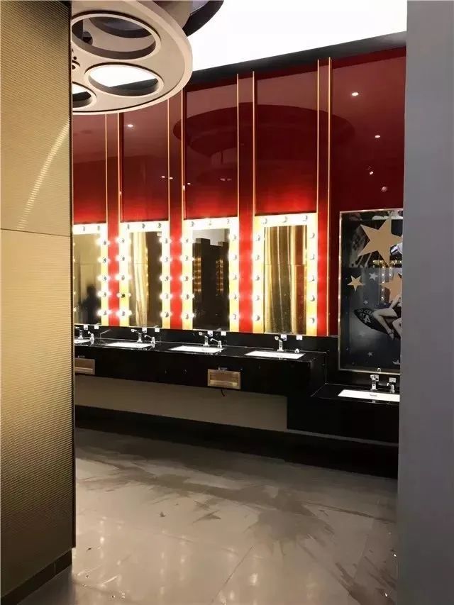 泰国大型购物中心各楼层布局,泰国的购物中心设计