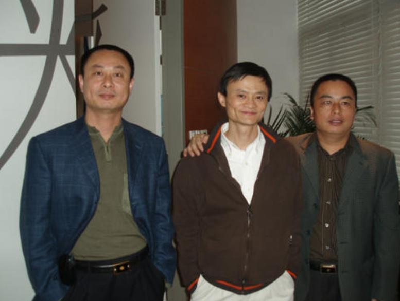 以色列总统问马云:淘宝上卖导弹吗?马云高情商回答,掌声不断