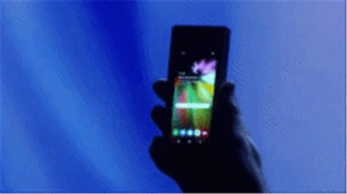 别再逼三星了，它在起死回生的路上挣扎很久了