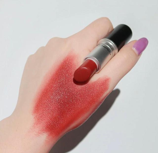 想要提升“少女感”，这几只口红色号，让你看起来更是清新感十足