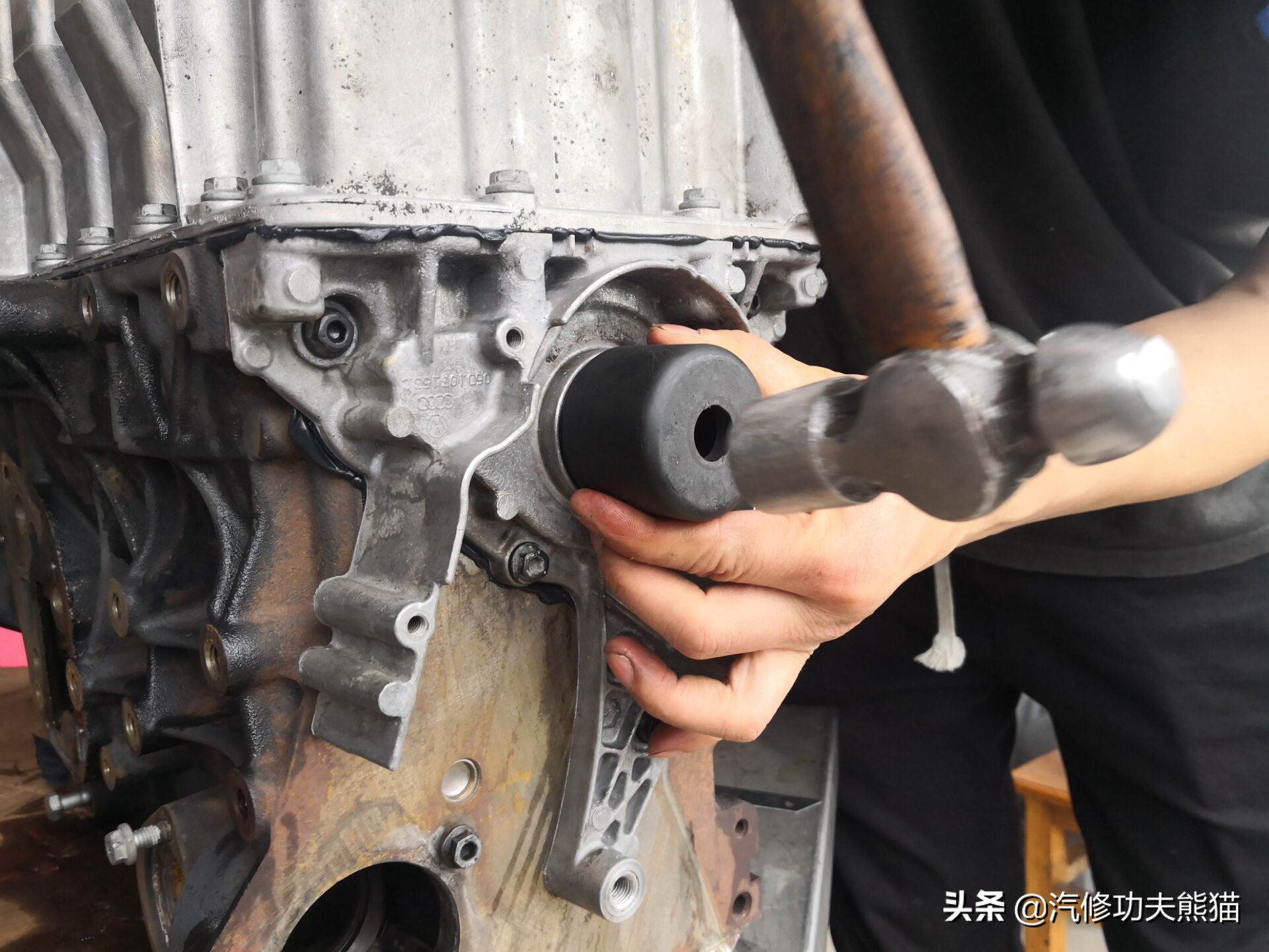 10年奥迪a6l2.0t烧机油维修,奥迪a6l2.0t烧机油吗