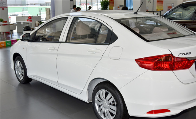 本田锋范的动力性能不容置疑,本田新锋范跟新桑塔纳谁更值得买