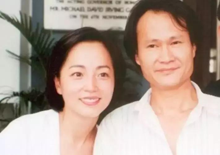 僵尸道长第二部向英叔林正英致敬,林正英从龙套到僵尸道长118部混剪