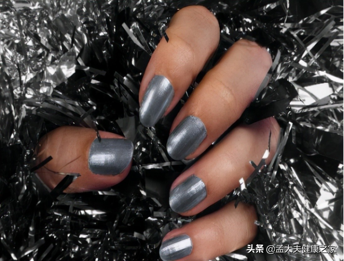 得了灰指甲怎么办才能治好,得了灰指甲怎样才能彻底治疗呢