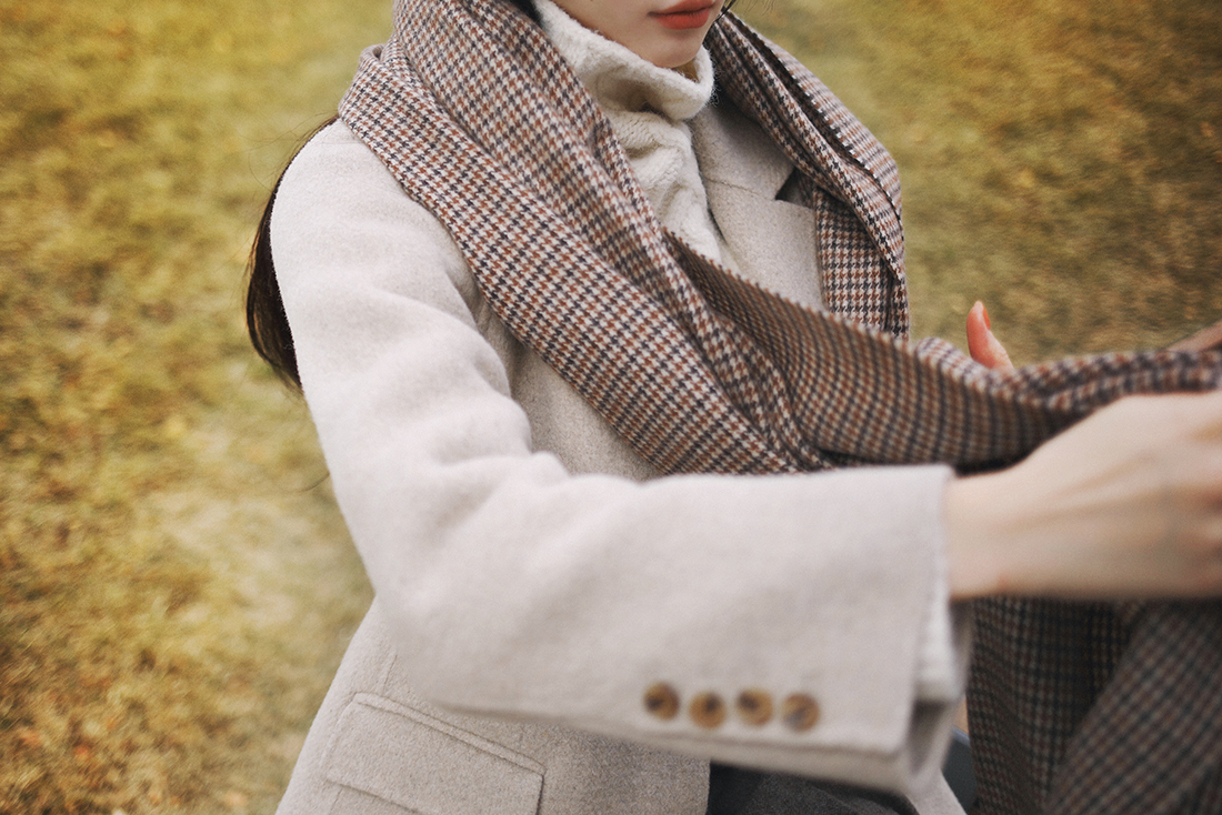 大衣内搭羊毛半高领针织衫,羊绒大衣内搭中长款针织衫