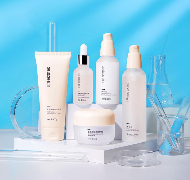 再现童话：守护你的美丽，我们时刻在线