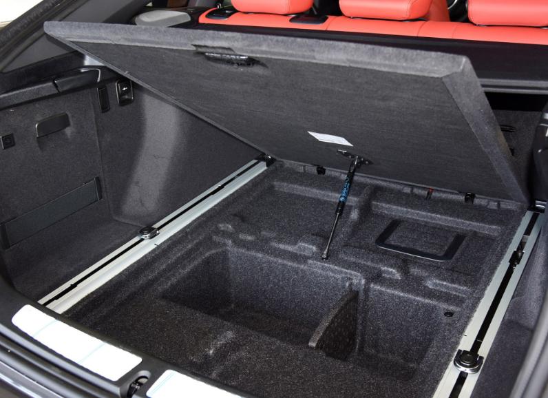 宝马3系gt2016款328i2.0t,国产后排座椅放倒全平的两厢小车