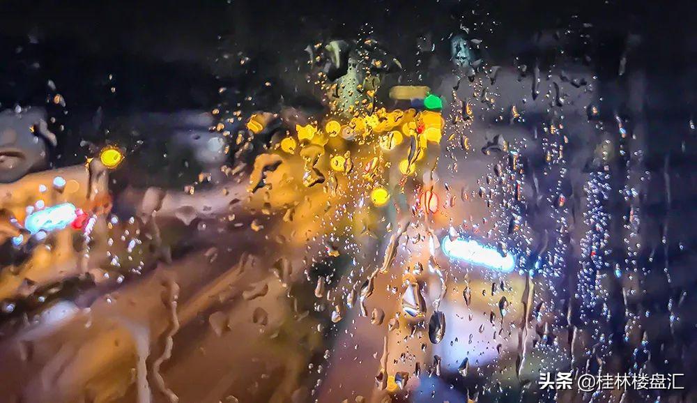 桂林旅游雨水,桂林水很蓝