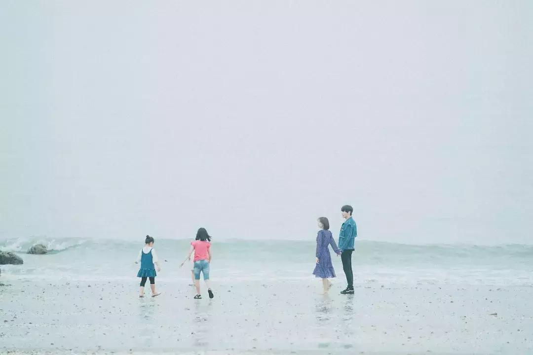 石头剪刀布赢了你输了世界,5个人玩石头剪刀布如何赢