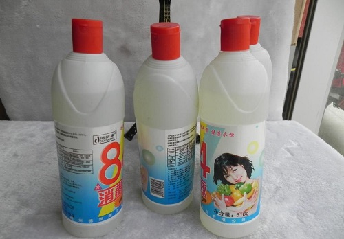 灶台打玻璃胶的地方发黑怎么去除,卫生间玻璃胶发黑发霉怎么清除