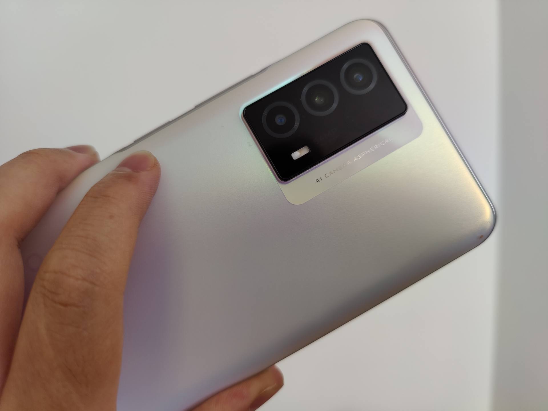 10月中端机好评榜：778G赢了，iQOO登顶，华为荣耀占5款