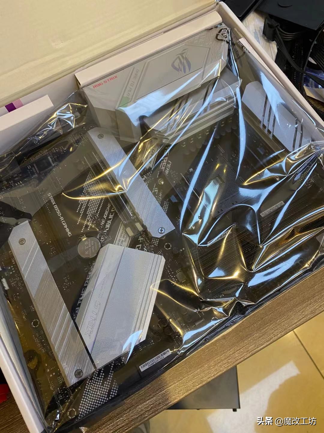 出厂即卡死！AMD锐龙5600X处理器+华硕ROG吹雪主板