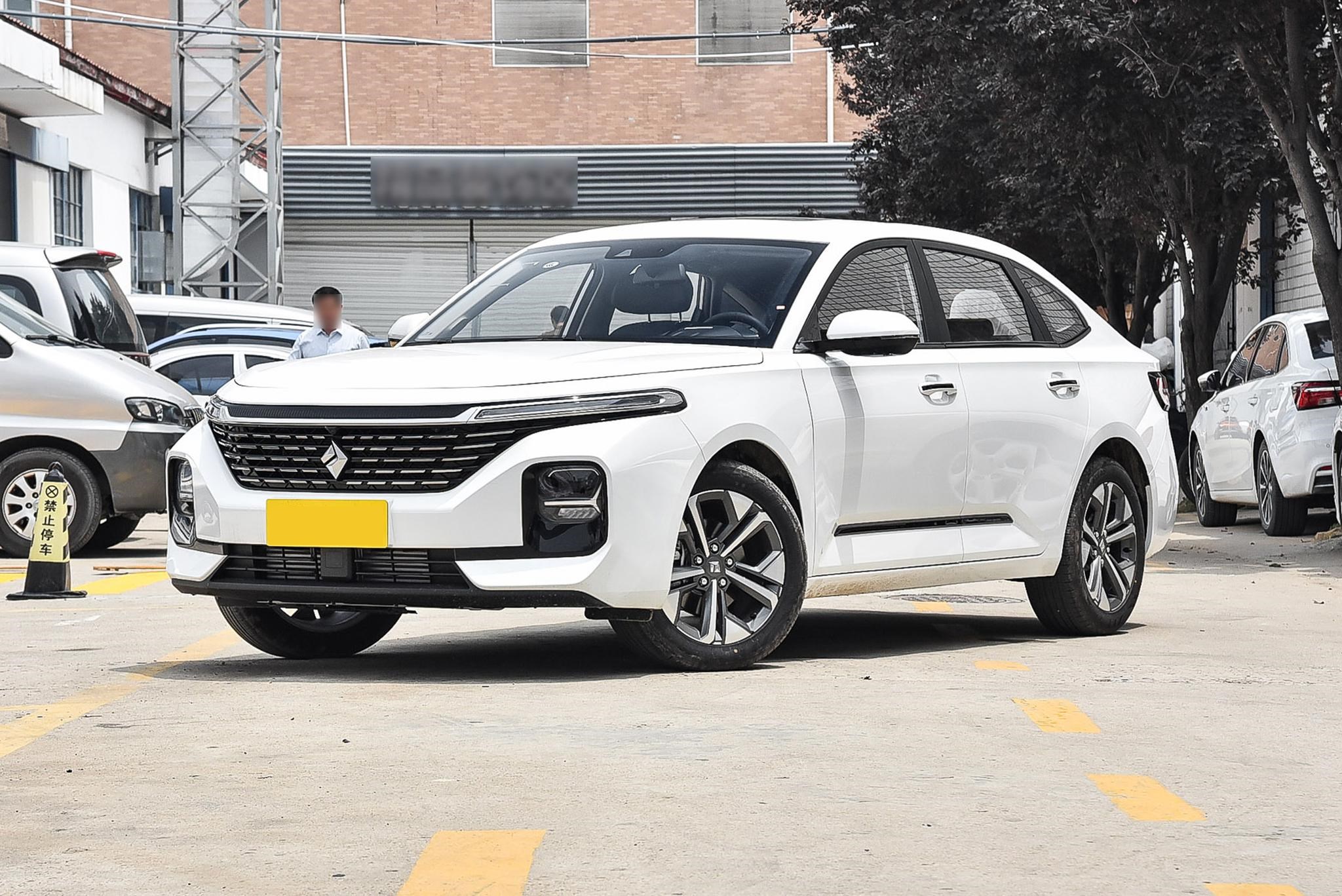 今年买什么车认准这三款准没错,买这4款车动力足油耗低耐开