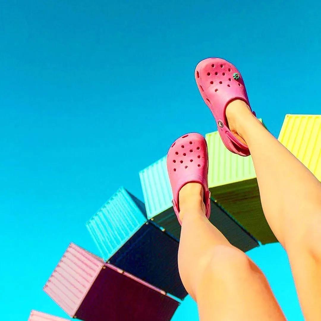 大哥最爱的洞洞鞋，女孩怎么抢着穿？