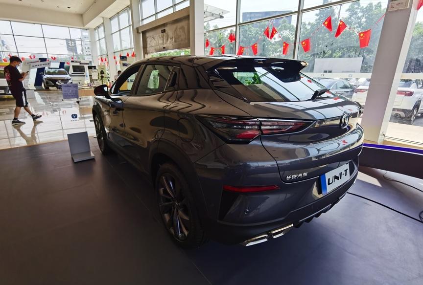 第一人称视角试驾长安uni-t,胖哥试车长安uni-t试驾视频