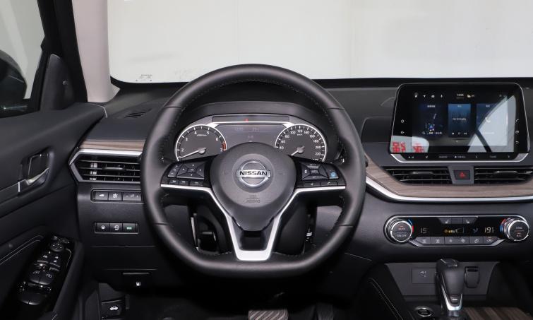 天籁体验2.0t低配,日产天籁2.0t19款价格降价5万