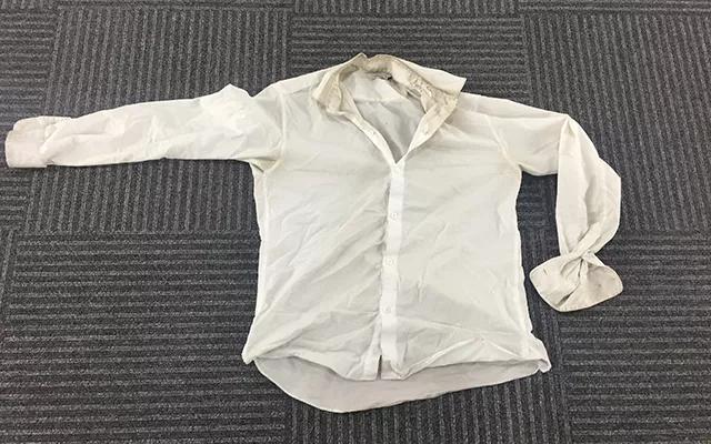 解救懒癌晚期的洗衣神器！衣服泡一泡就干净，白衬衫也不用死命搓