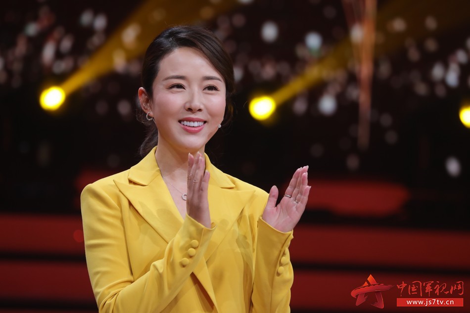 唱响军歌并讲述军歌背后的故事,讲述军歌背后的故事