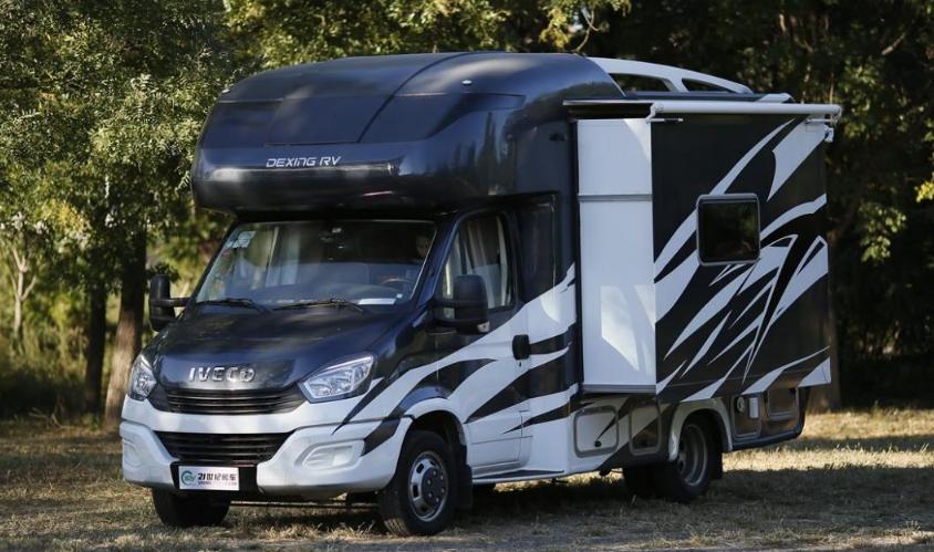 移动两室一厅“空调房”,3米3轴距配8速变速箱,带抽屉式拓展仓